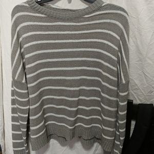 So size XL light weight sweater